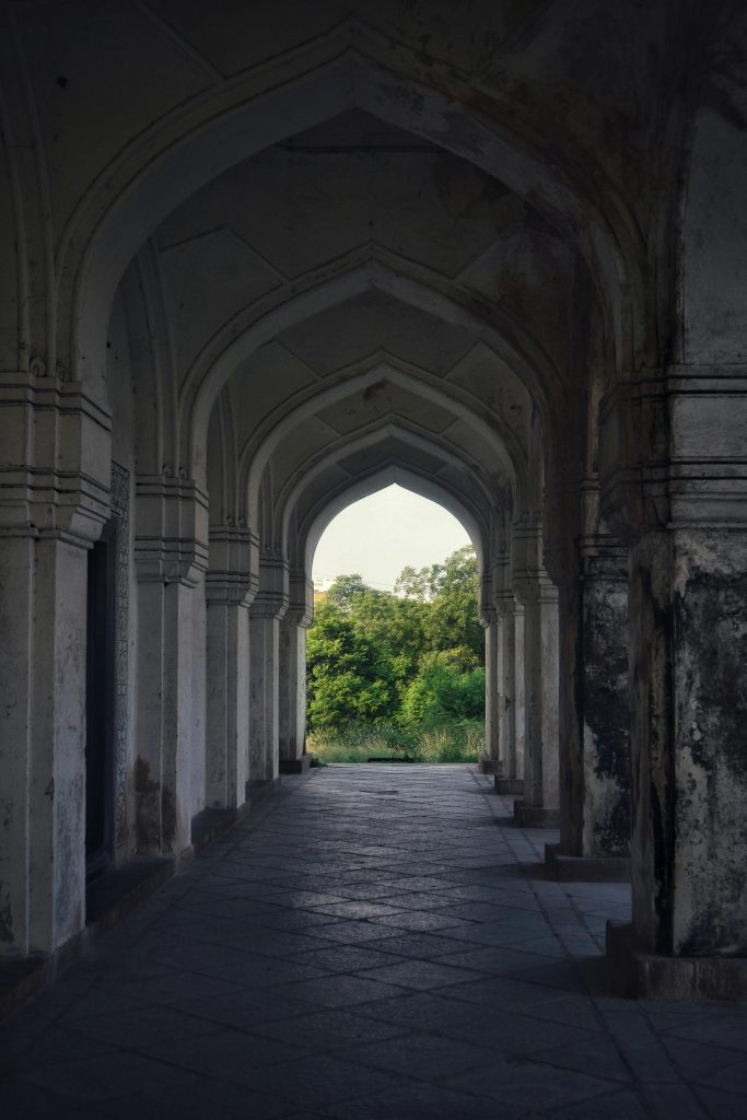 Colonnade around Pavement